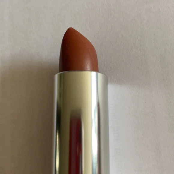2 Maybelline Color Sensational Lipcolor Toasted Truffle Matte/Mat 570 - Picture 3 of 6